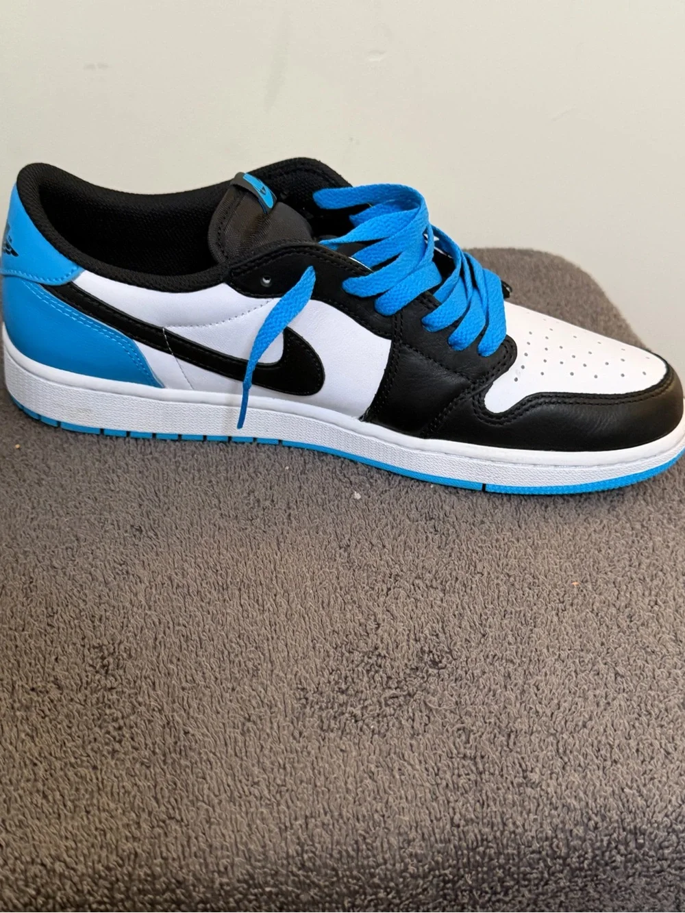 Nike Air Jordan 1 “low” men’s size 10 1/2. Powder blue and Black Dark colorway.